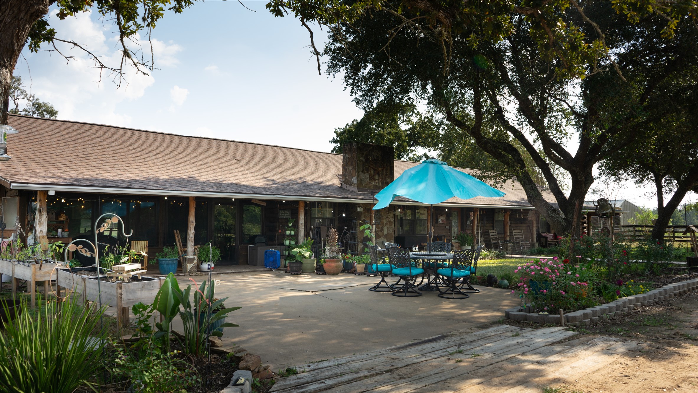 23888 Laneview Road Hempstead, TX 77445 - Photo 28 of 39 a view of a chairs and tables in patio