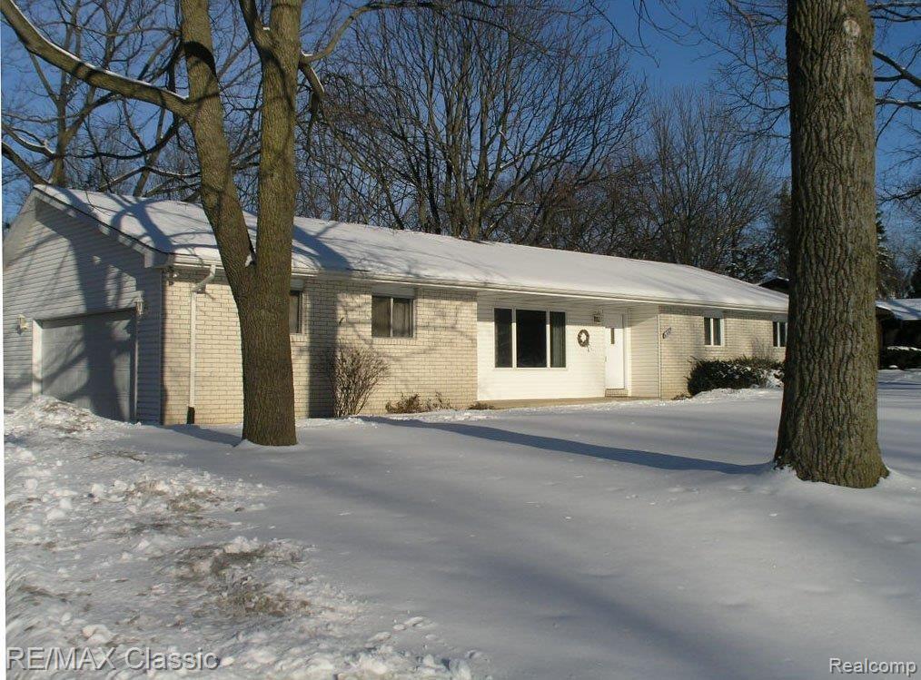 1935 Kemp Road Bloomfield Hills, MI 48302 - Photo 1 of 25 "Better than New" Custom Ranch