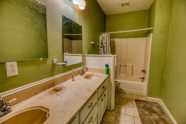 $1,000,000 | 12018 Fm 2620 Road, Bedias, TX 77831