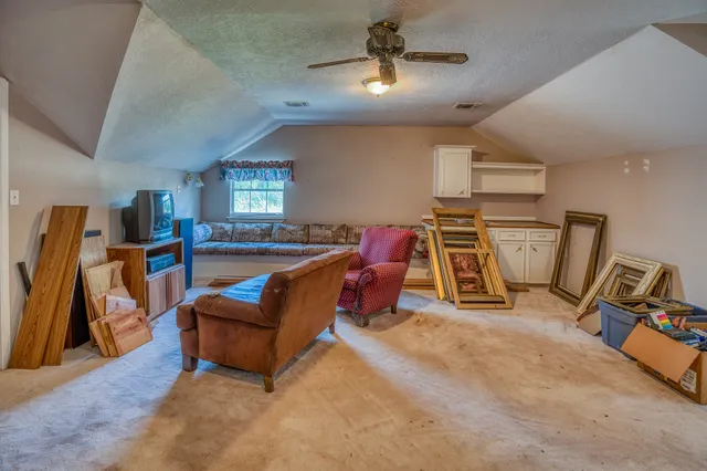 $1,000,000 | 12018 Fm 2620 Road, Bedias, TX 77831