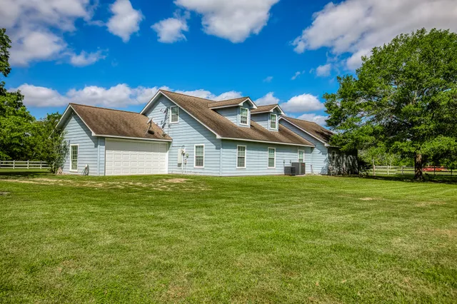 $1,000,000 | 12018 Fm 2620 Road, Bedias, TX 77831