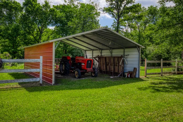 $1,000,000 | 12018 Fm 2620 Road, Bedias, TX 77831