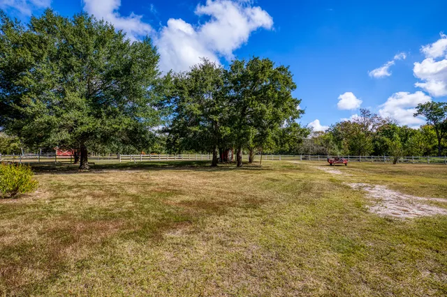 $1,000,000 | 12018 Fm 2620 Road, Bedias, TX 77831