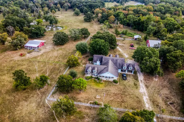 $1,000,000 | 12018 Fm 2620 Road, Bedias, TX 77831