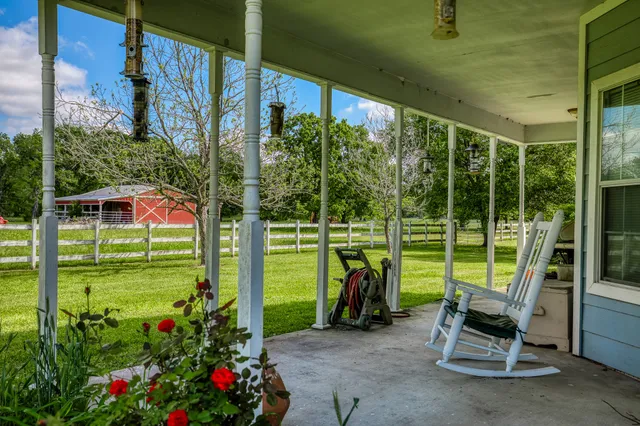 $1,000,000 | 12018 Fm 2620 Road, Bedias, TX 77831