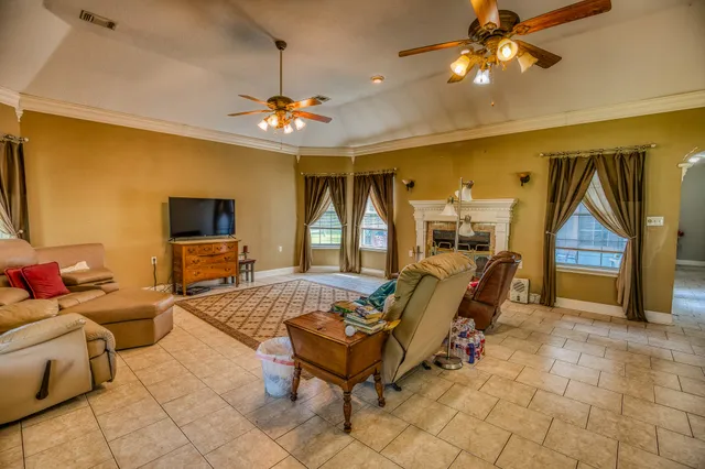 $1,000,000 | 12018 Fm 2620 Road, Bedias, TX 77831