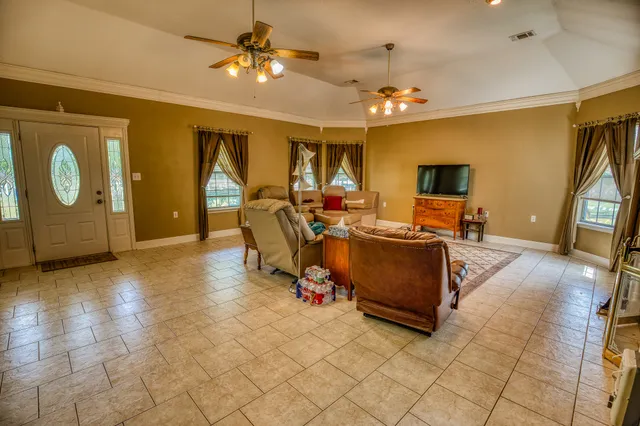 $1,000,000 | 12018 Fm 2620 Road, Bedias, TX 77831