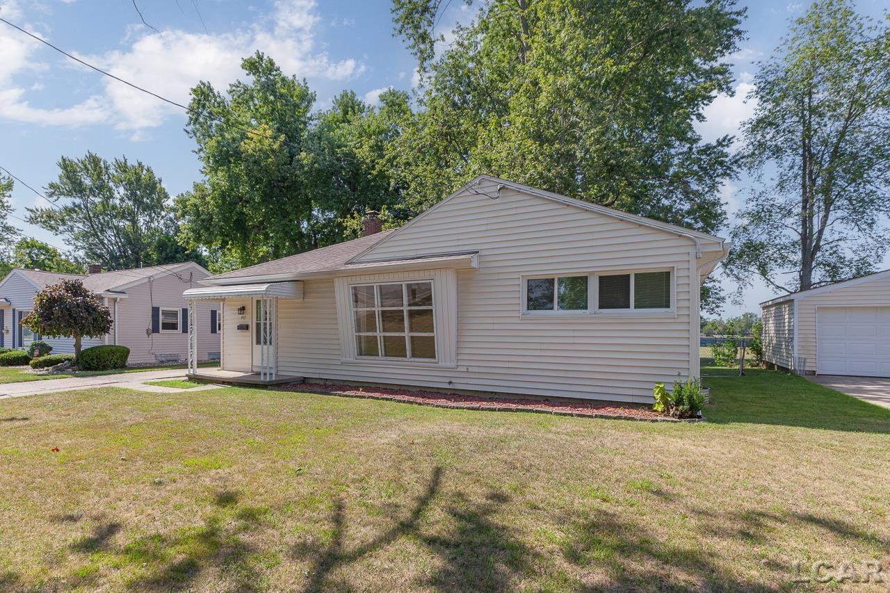 417 Riverside Avenue Adrian, MI 49221 - Photo 4 of 30 50152996-bd3db6d8-cb4e-4710-89d5-6f726cde4a12.JPG