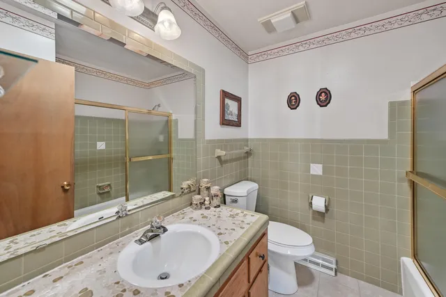 $324,900 | 2450 South 95th Street, West Allis, WI 53227