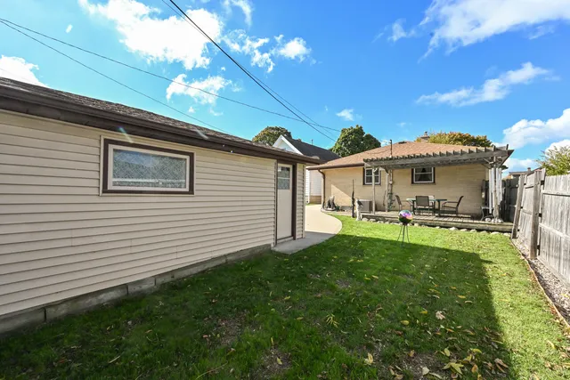 $324,900 | 2450 South 95th Street, West Allis, WI 53227