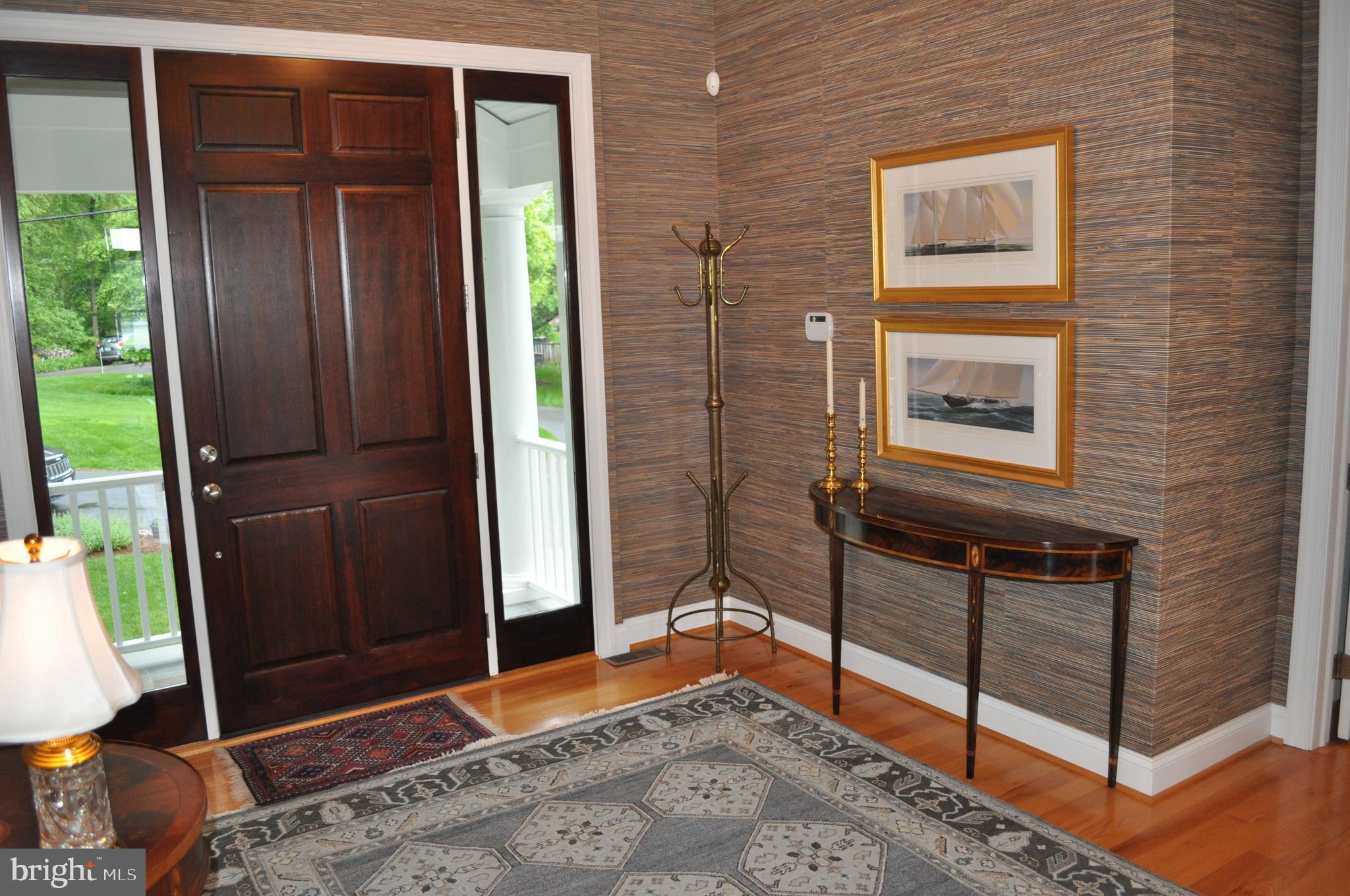 2996 Friends Road Annapolis, MD 21401 - Photo 15 of 52 Inviting foyer..........