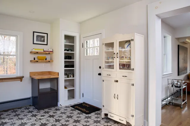 $875,000 | 2917 State Route 44, Gardiner, NY 12525