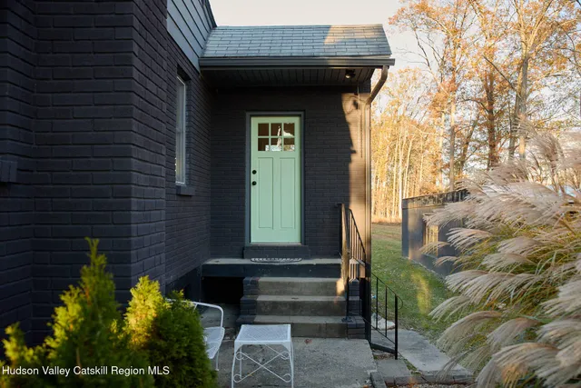 $875,000 | 2917 State Route 44, Gardiner, NY 12525