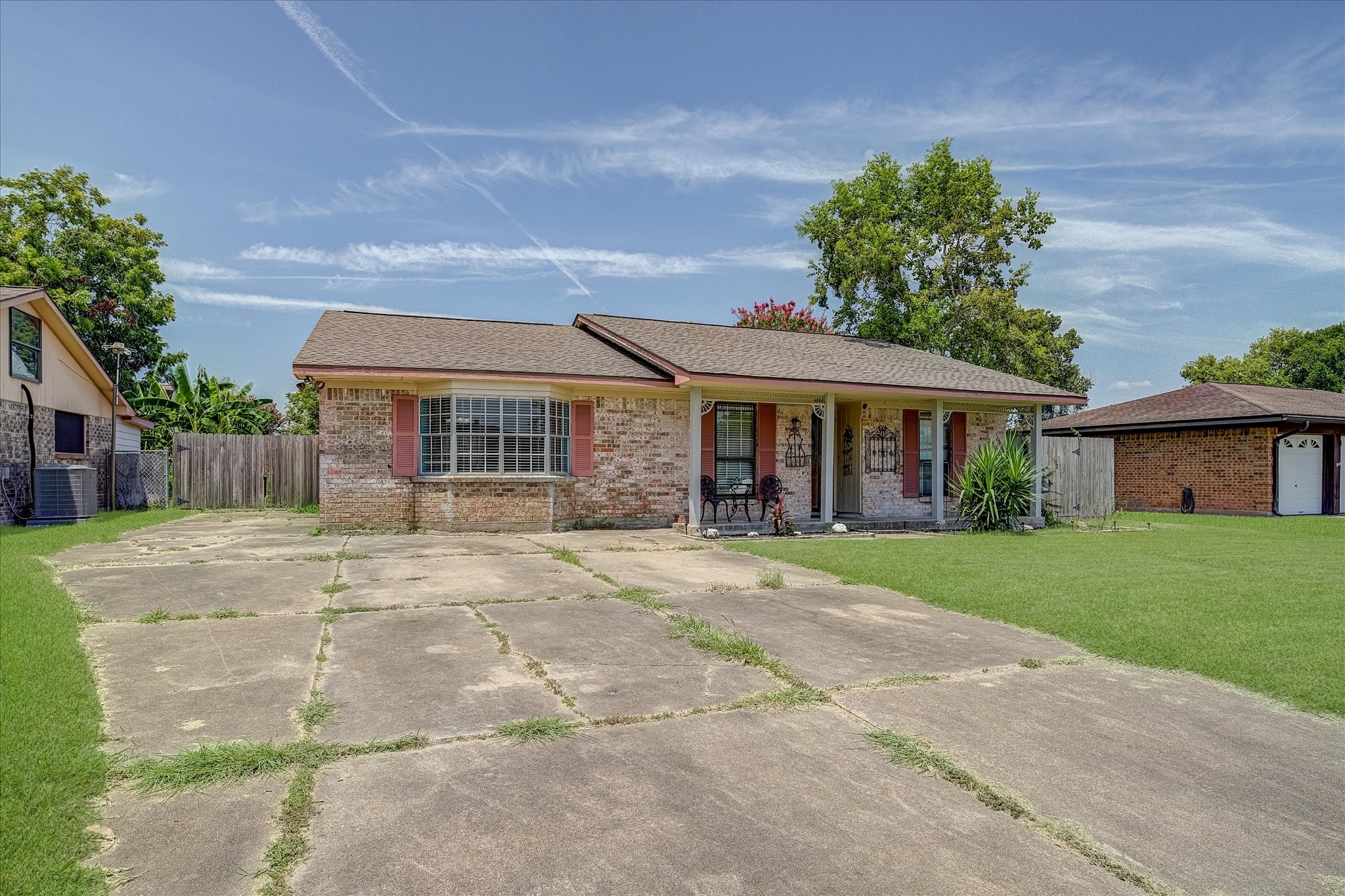 157 Houston Street Angleton, TX 77515 - Photo 3 of 48 Gallery Image 3
