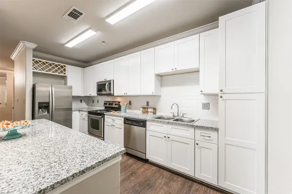 $2,200 | 1711 Old Spanish Trail, Unit 228, Houston, TX 77054