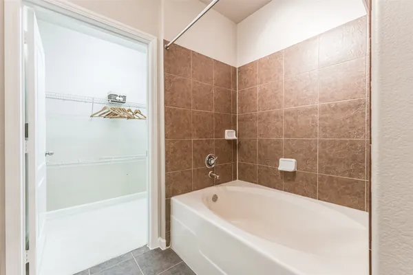 $2,200 | 1711 Old Spanish Trail, Unit 228, Houston, TX 77054