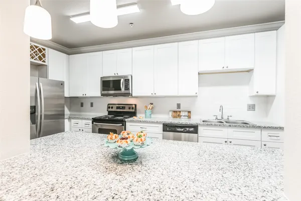 $2,200 | 1711 Old Spanish Trail, Unit 228, Houston, TX 77054