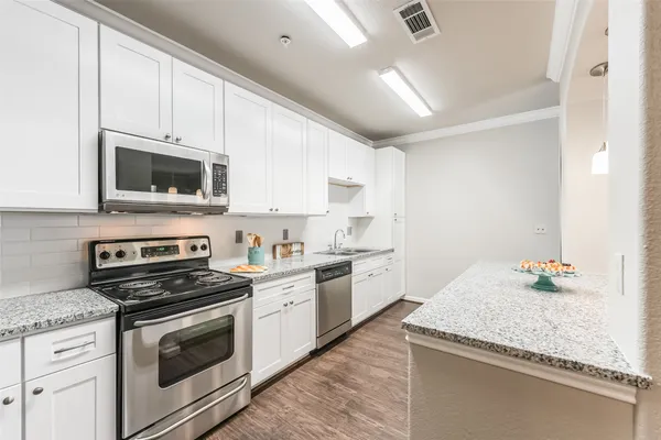 $2,200 | 1711 Old Spanish Trail, Unit 228, Houston, TX 77054
