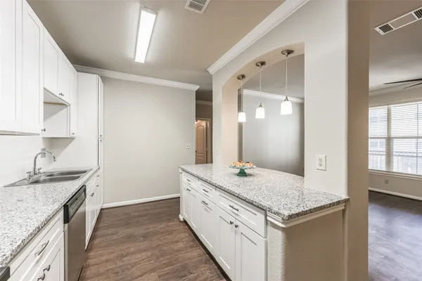 $2,200 | 1711 Old Spanish Trail, Unit 228, Houston, TX 77054