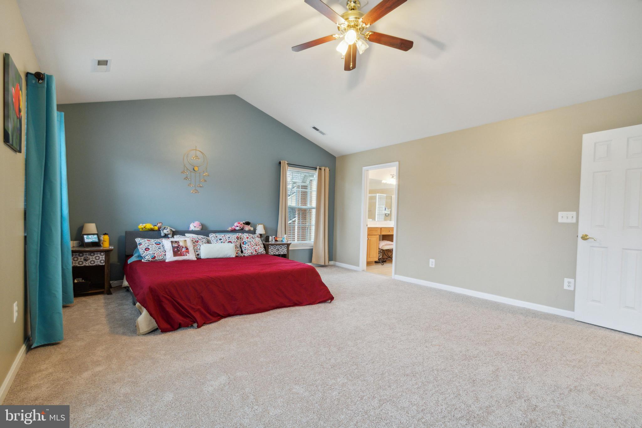 19205 Buna Street Triangle, VA 22172 - Photo 3 of 52