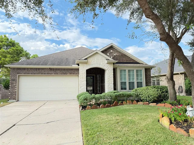 $2,800 | 13115 Southern Valley Drive, Pearland, TX 77584