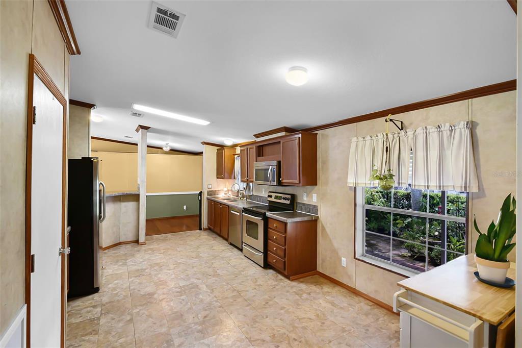 14228 Mistletoe Way Astatula, FL 34705 - Photo 5 of 41