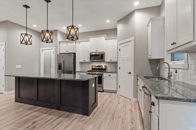 $495,000 | 1404 River Cove Drive, Osceola, IN 46561