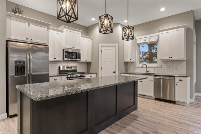 $495,000 | 1404 River Cove Drive, Osceola, IN 46561