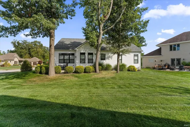 $495,000 | 1404 River Cove Drive, Osceola, IN 46561