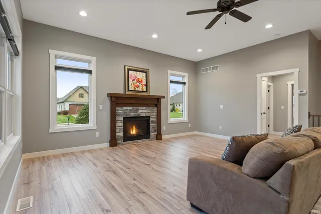 $495,000 | 1404 River Cove Drive, Osceola, IN 46561