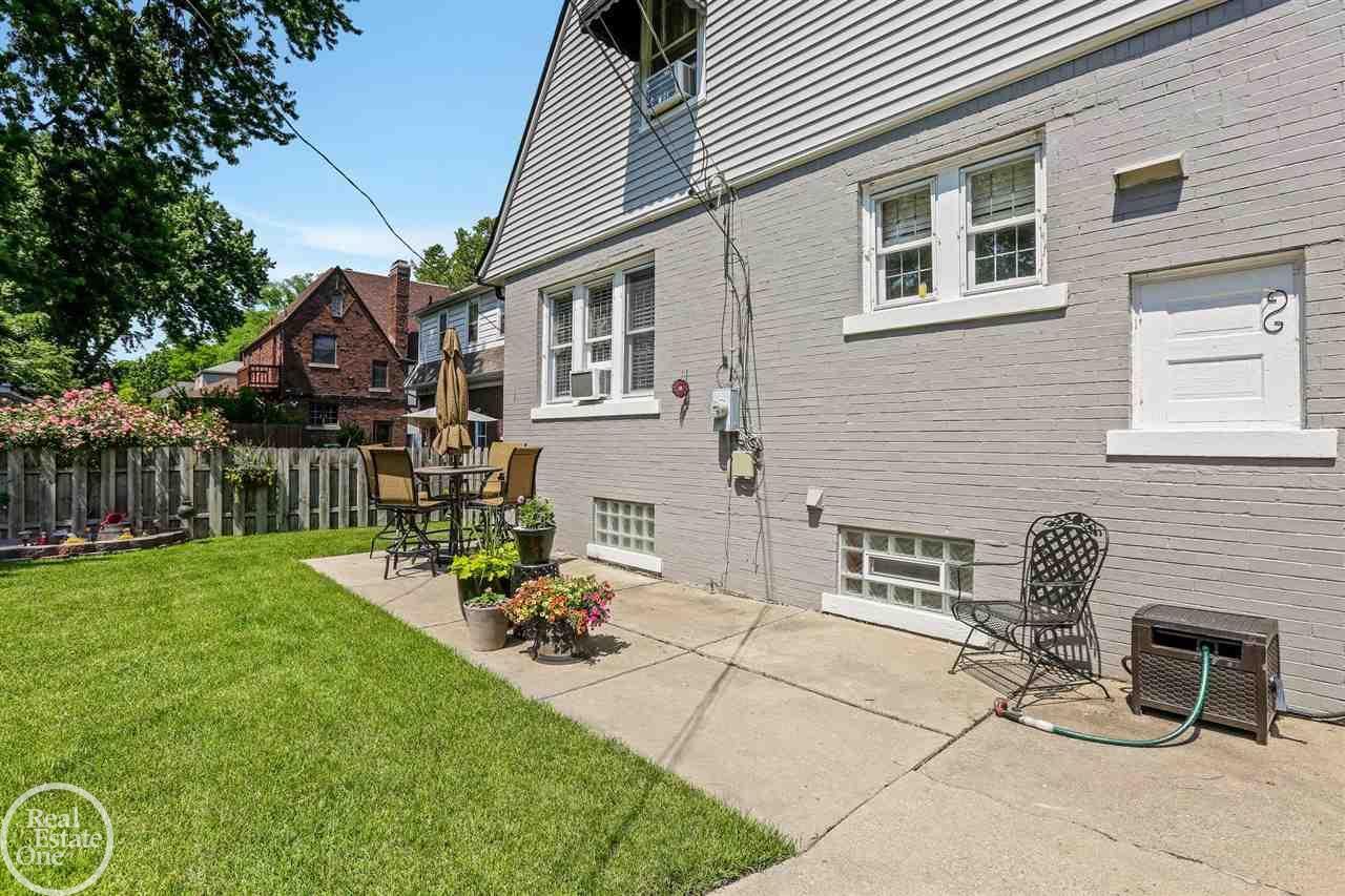 1223 Bishop Road Grosse Pointe Park, MI 48230 - Photo 32 of 35
