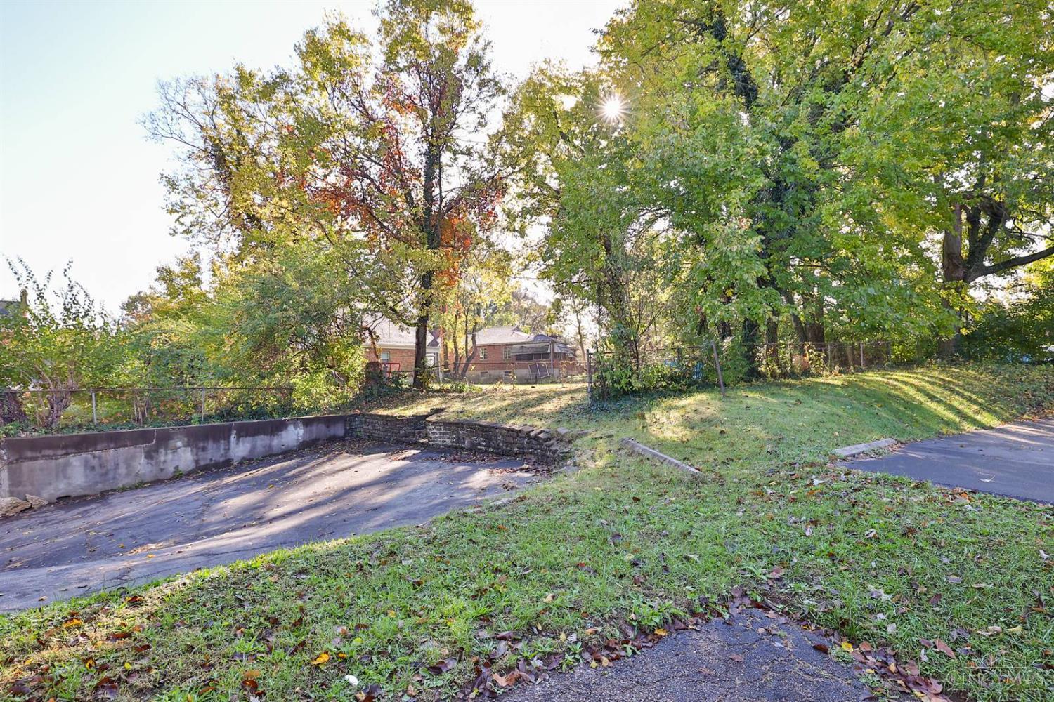5418 Reading Road Cincinnati, OH 45237 - Photo 17 of 18