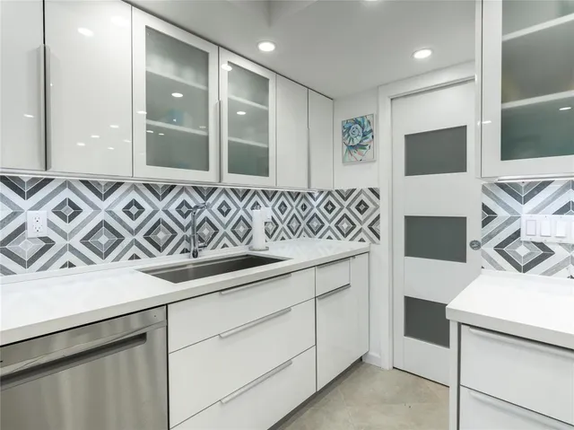 $4,000 | 2850 North Palm Aire Drive, Unit 601, Pompano Beach, FL 33069