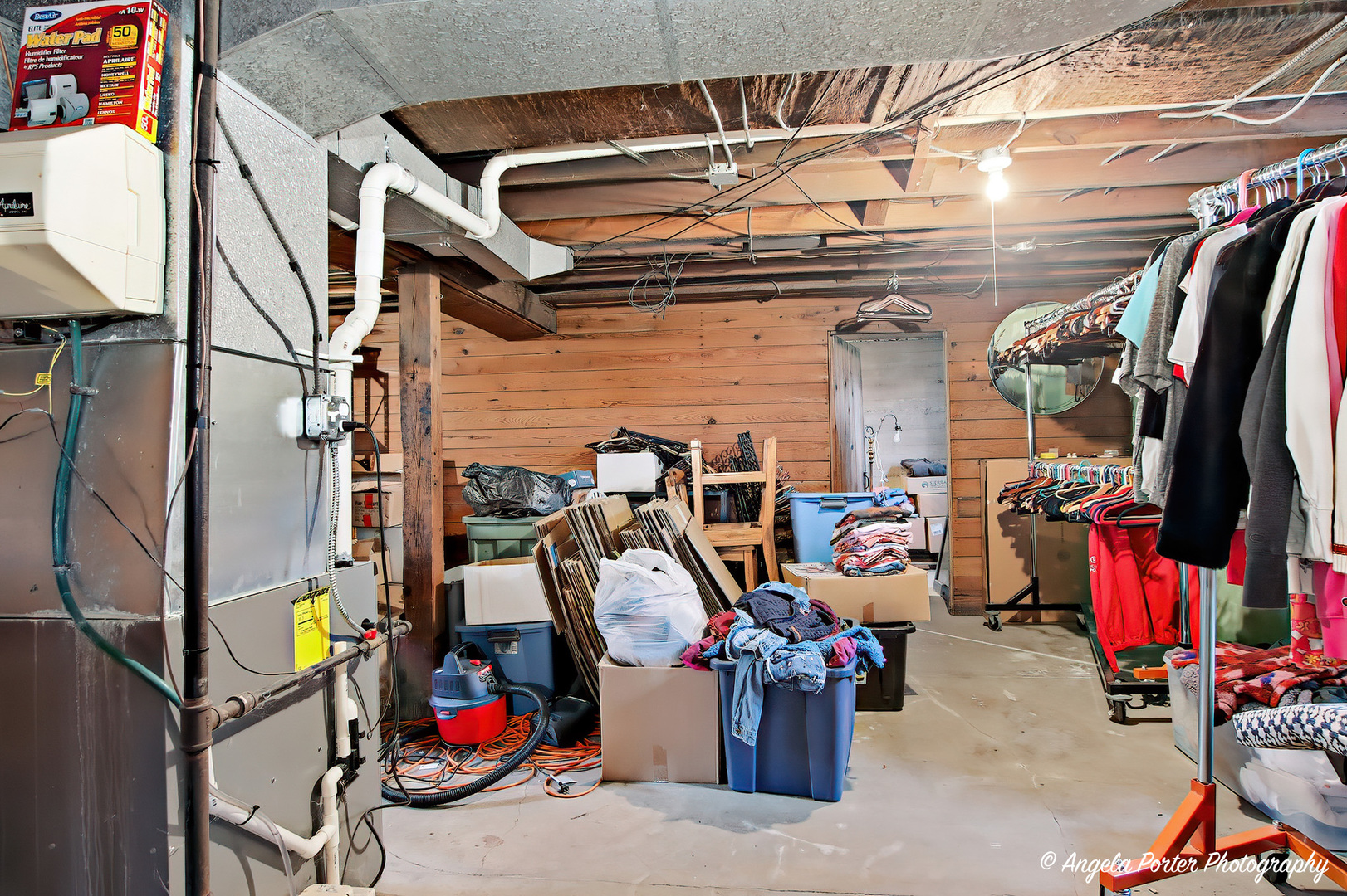 9712 St Albans Street Hebron, IL 60034 - Photo 20 of 28 a view of a storage room