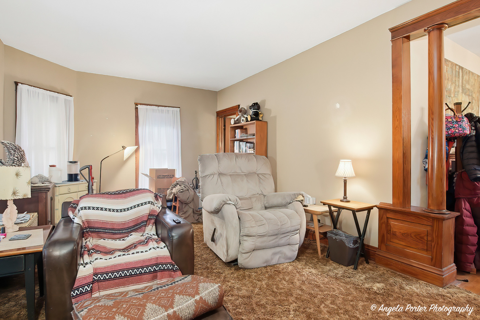 9712 St Albans Street Hebron, IL 60034 - Photo 4 of 28 a living room with furniture and a window