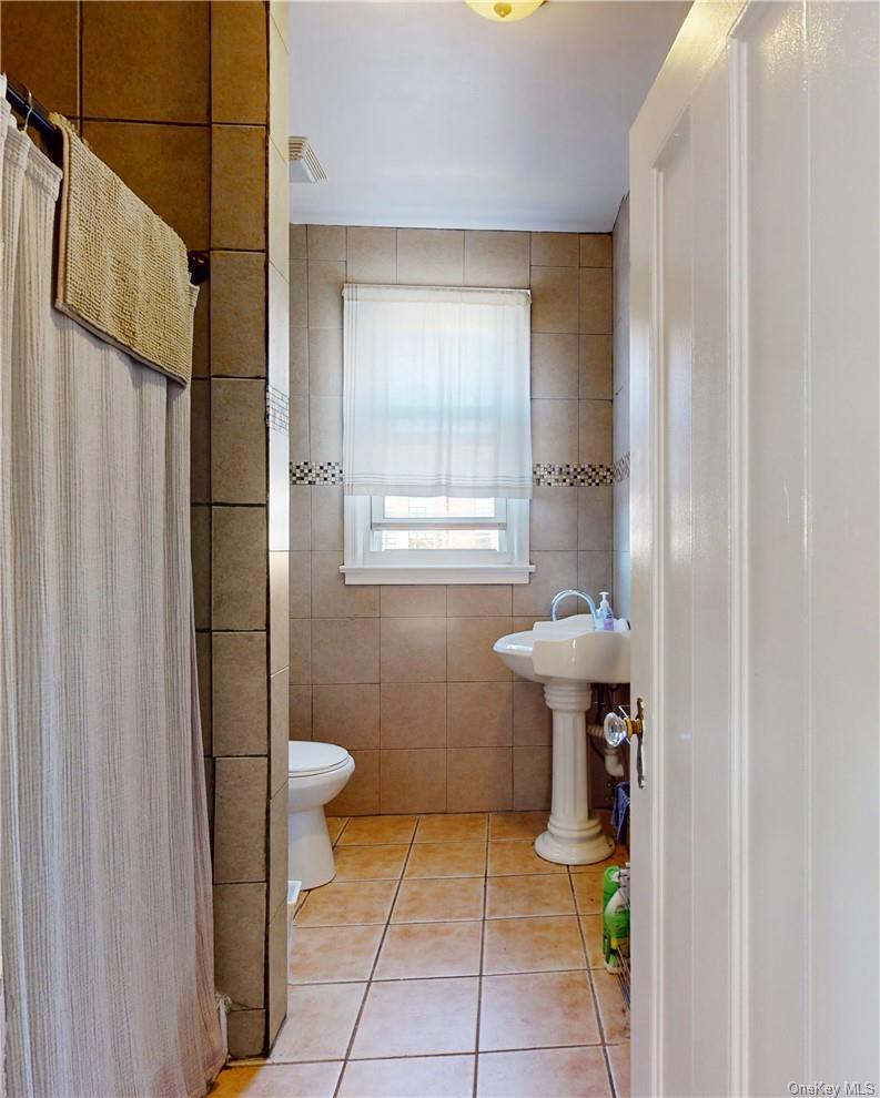 14 Hamilton Avenue New Rochelle, NY 10801 - Photo 11 of 33