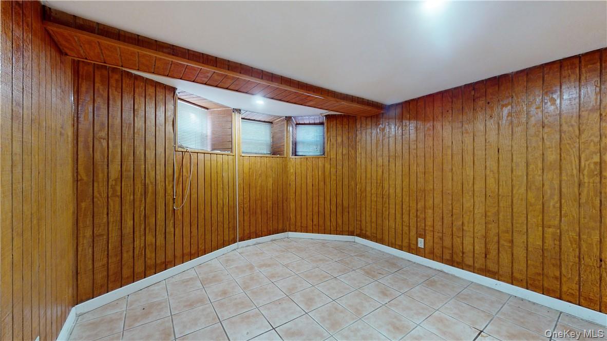 14 Hamilton Avenue New Rochelle, NY 10801 - Photo 22 of 33 Lower Level View One