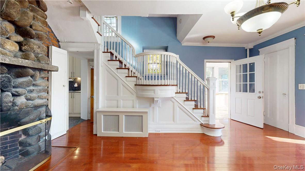 14 Hamilton Avenue New Rochelle, NY 10801 - Photo 4 of 33 Charming entry foyer sets the stage for this historic Colonial