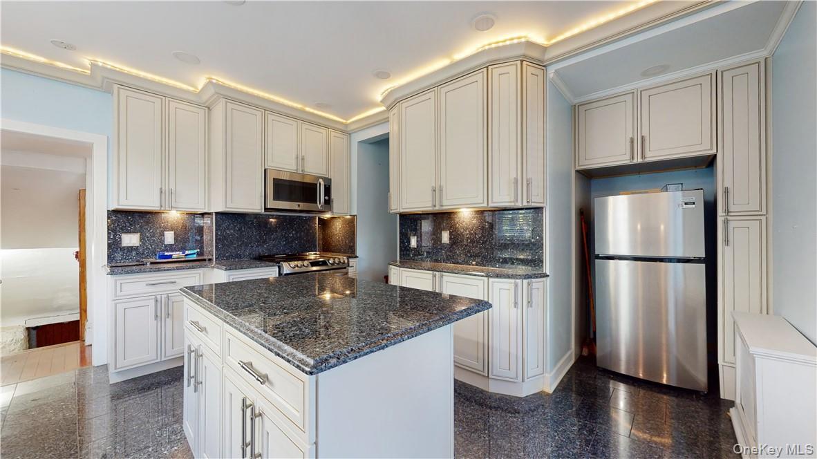 14 Hamilton Avenue New Rochelle, NY 10801 - Photo 6 of 33 Kitchen View Two