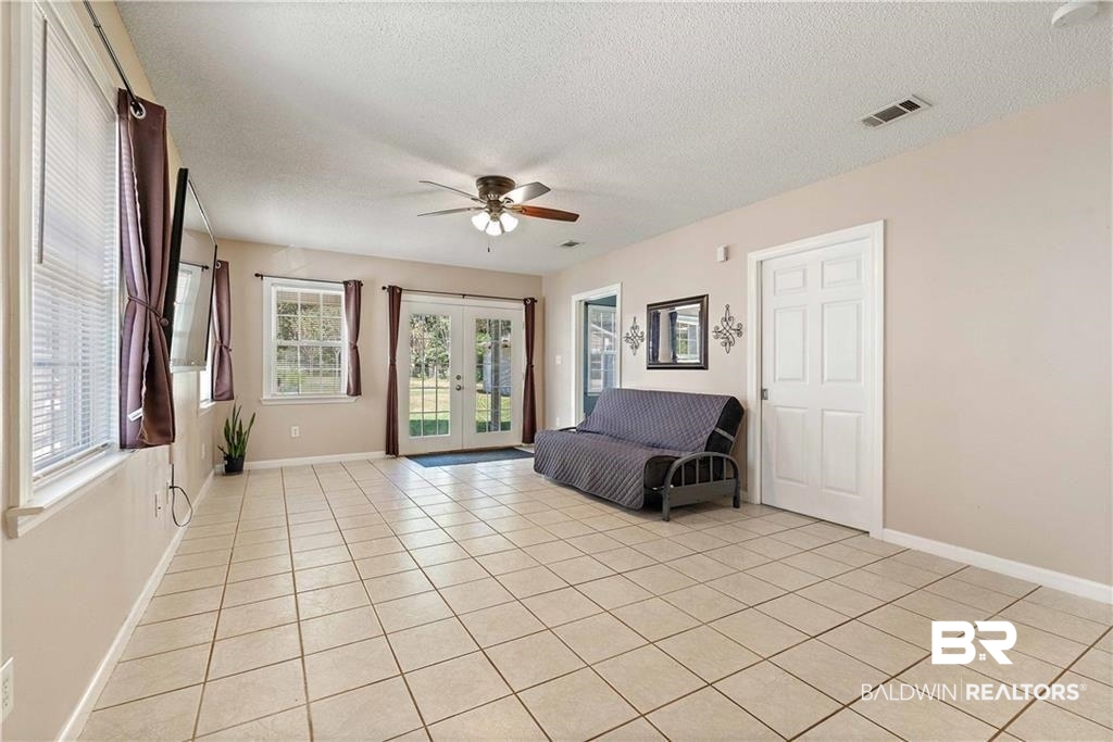 8070 Domain Street Mobile, AL 36619 - Photo 4 of 32