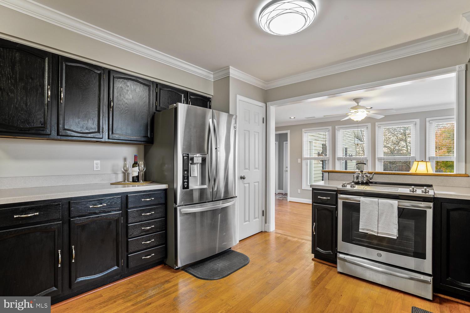 13826 Howard Road Dayton, MD 21036 - Photo 18 of 44 2019 - GE Ceramic Flattop Stove