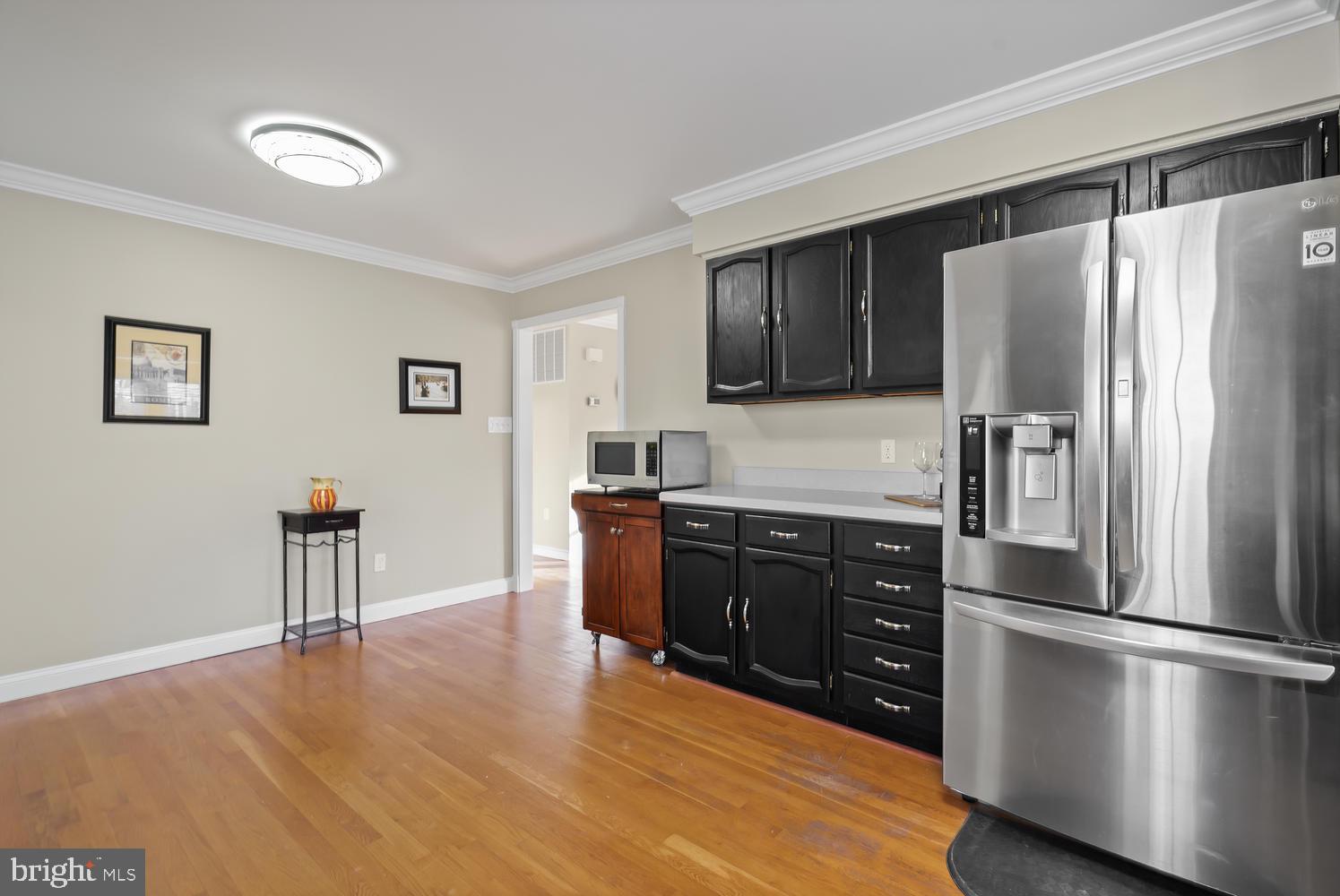 13826 Howard Road Dayton, MD 21036 - Photo 19 of 44 2017 - LG Refrigerator
