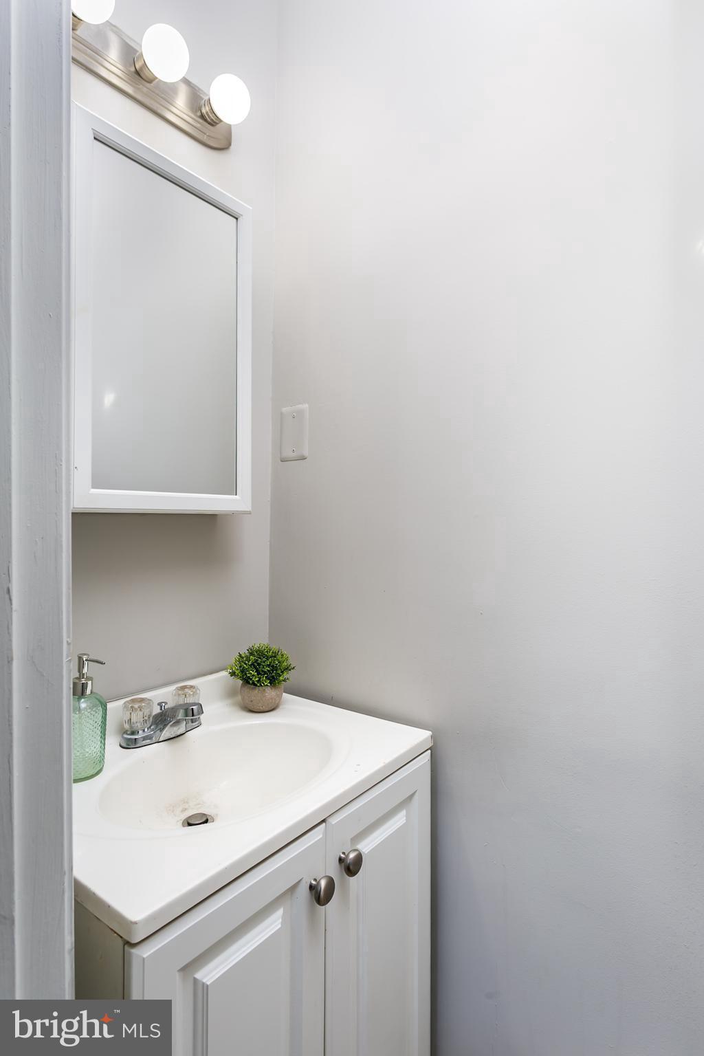 2733 The Alameda Baltimore, MD 21218 - Photo 13 of 26