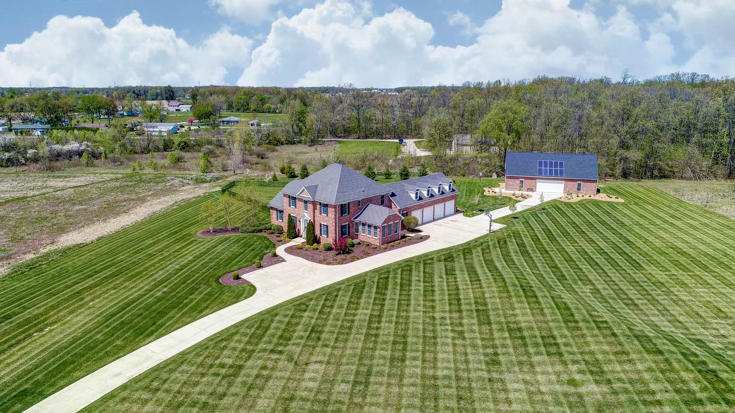 7314 Schwartz Road Fort Wayne, IN 46835 - Photo 4 of 36 Gallery Image 4