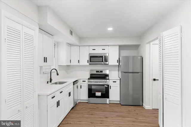 $430,000 | 920 Windsor Court, Sterling, VA 20164