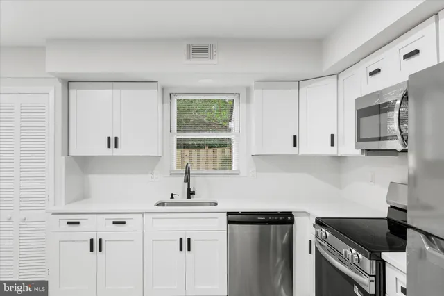 $430,000 | 920 Windsor Court, Sterling, VA 20164