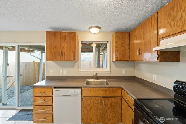 $599,999 | 28602 46th Avenue South, Auburn, WA 98001