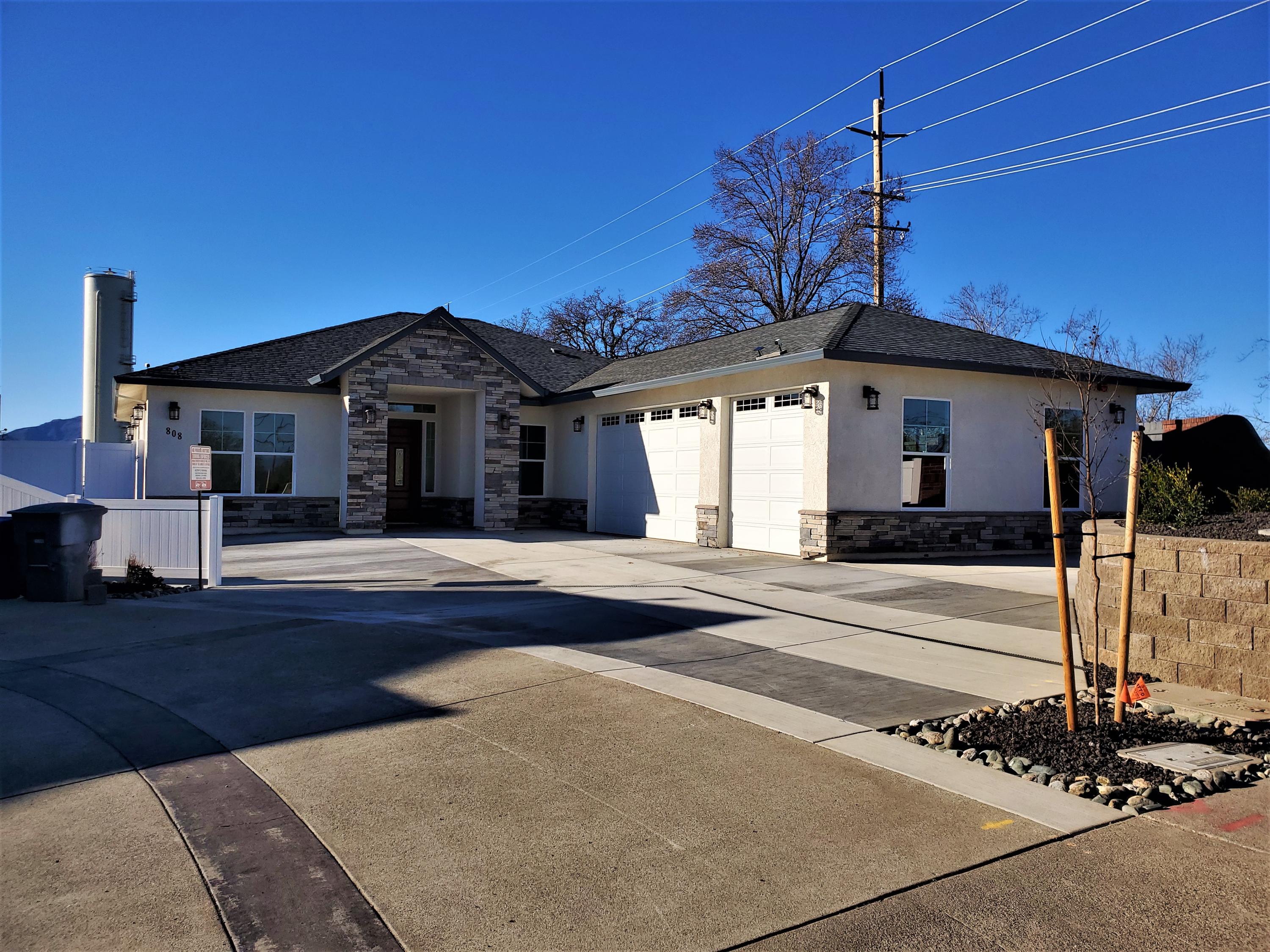 808 River Bend Road Redding, CA 96003 - Photo 1 of 43 a front view of a house with entertaining space