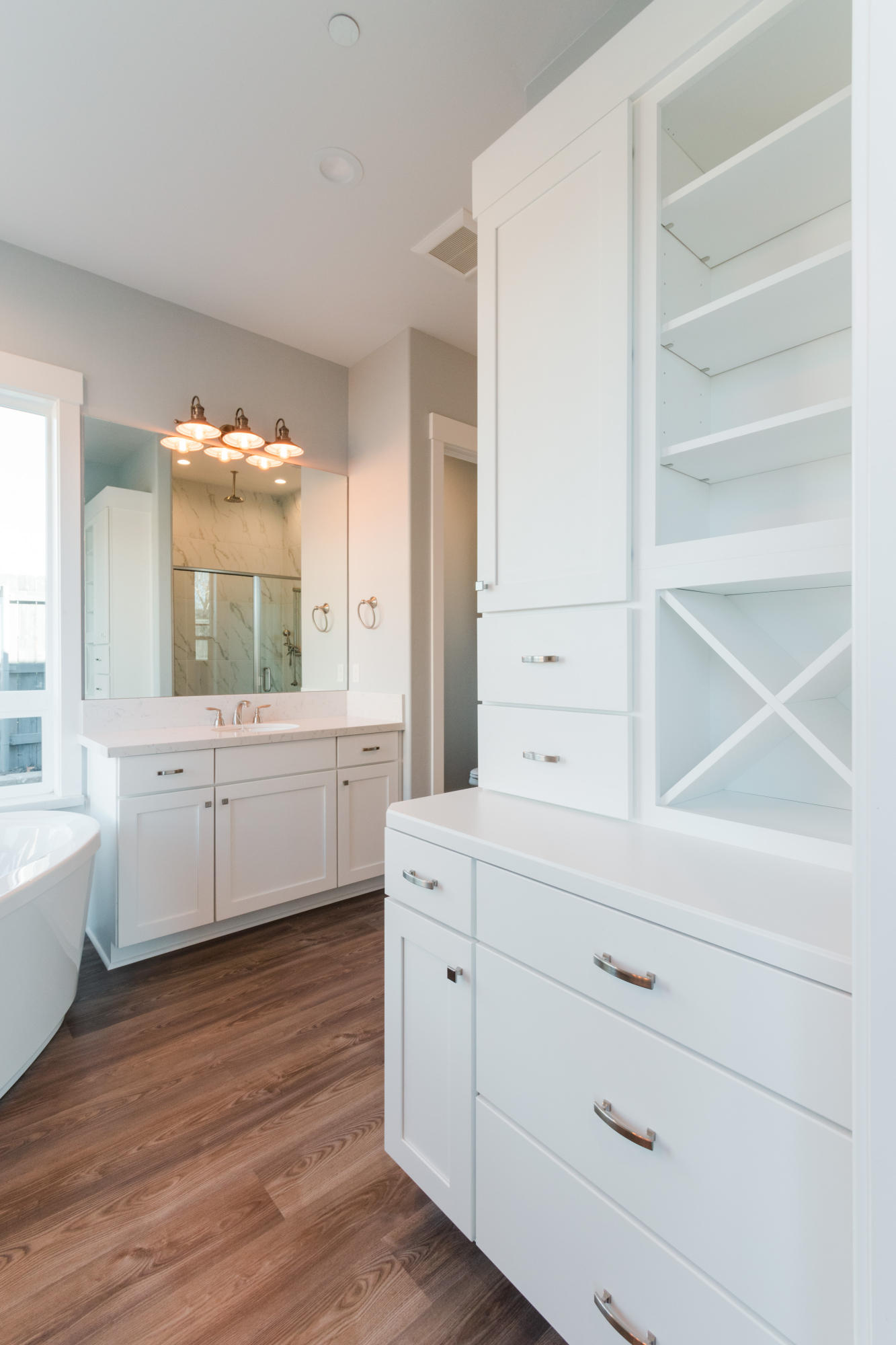 808 River Bend Road Redding, CA 96003 - Photo 21 of 43 a room with a dresser and a window