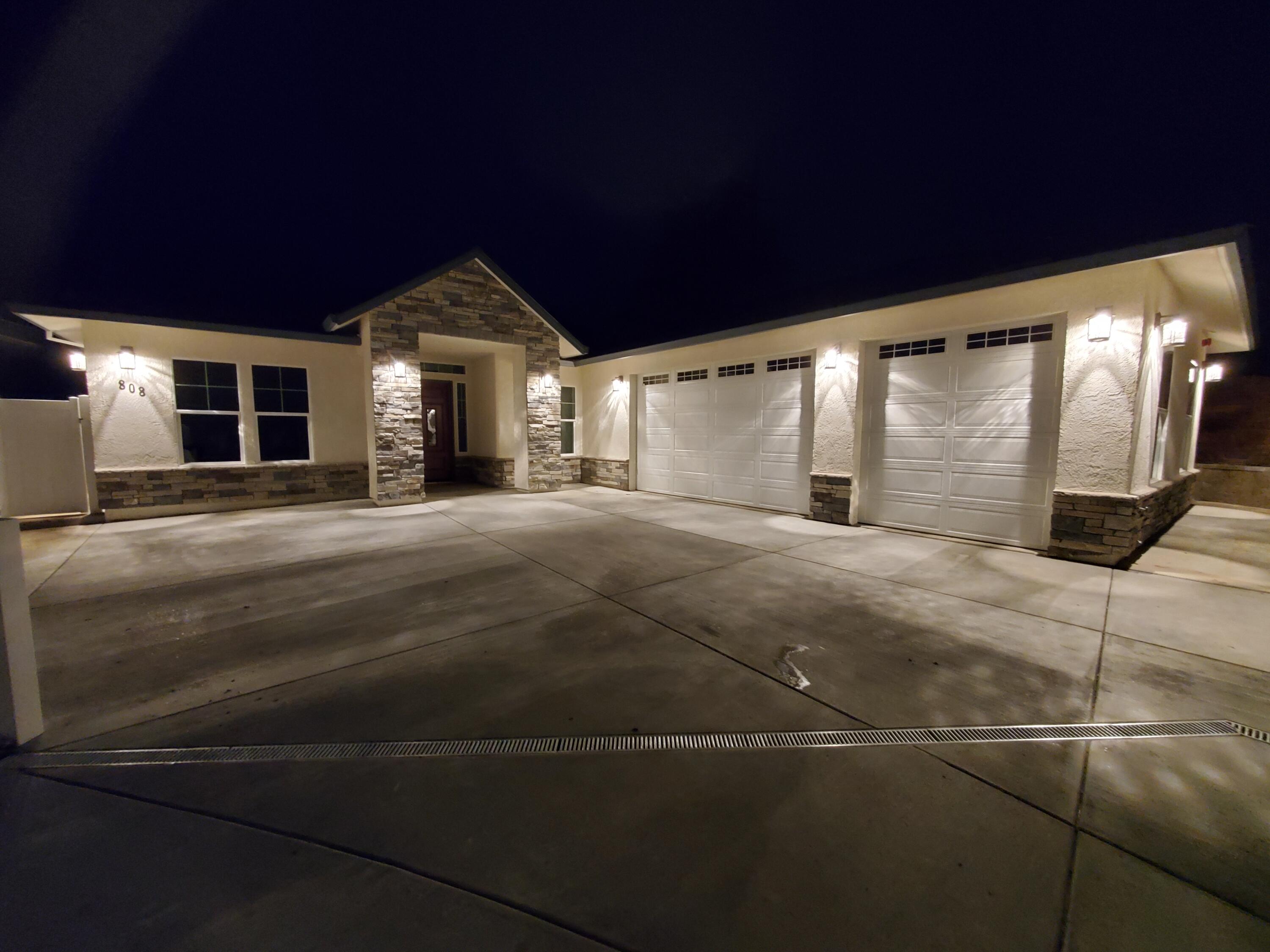 808 River Bend Road Redding, CA 96003 - Photo 38 of 43 a view of a house with a garage